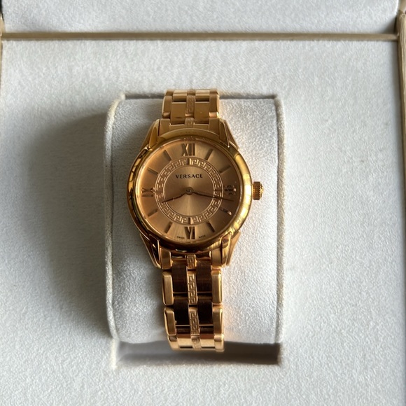 Versace watch - Picture 4 of 9